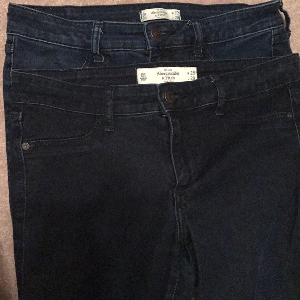 2 pairs of Jeans
